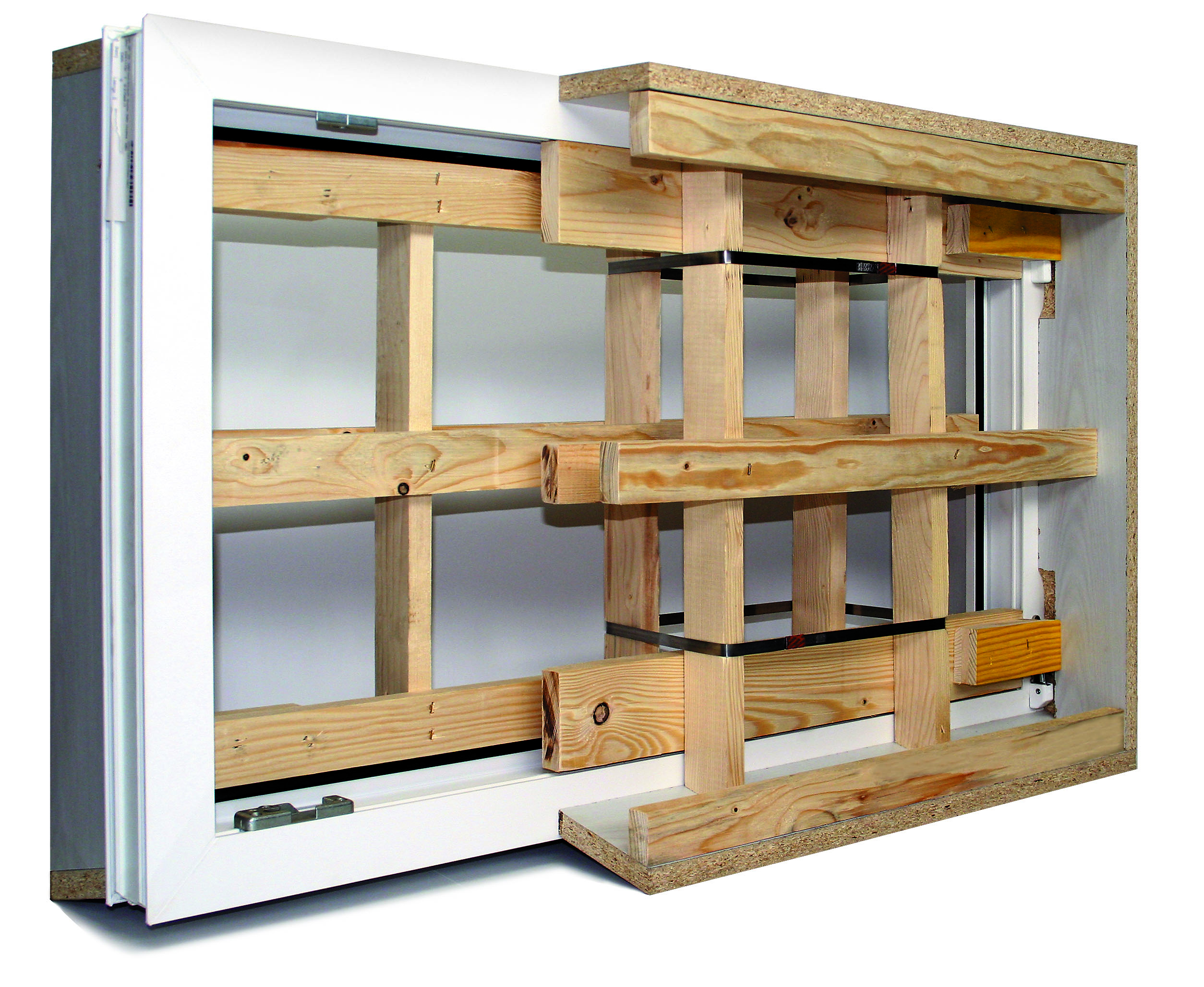 Kellerfenster in Holzschalung